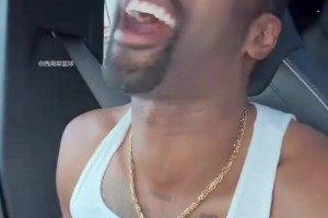 😂大将军向肯纳德道歉：我错了，下次你去吃牛排，我请客！